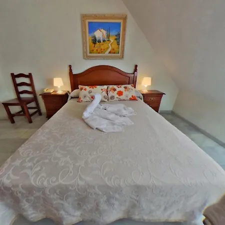 La Morena Hotel *